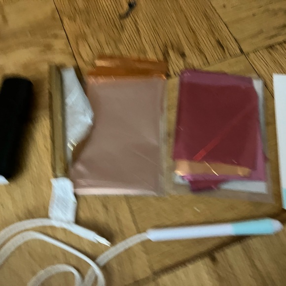 We R Memory Keepers Freestyle Foil Quill W/ Assorted Hot Foil Sheets and Rolls - Picture 8 of 13